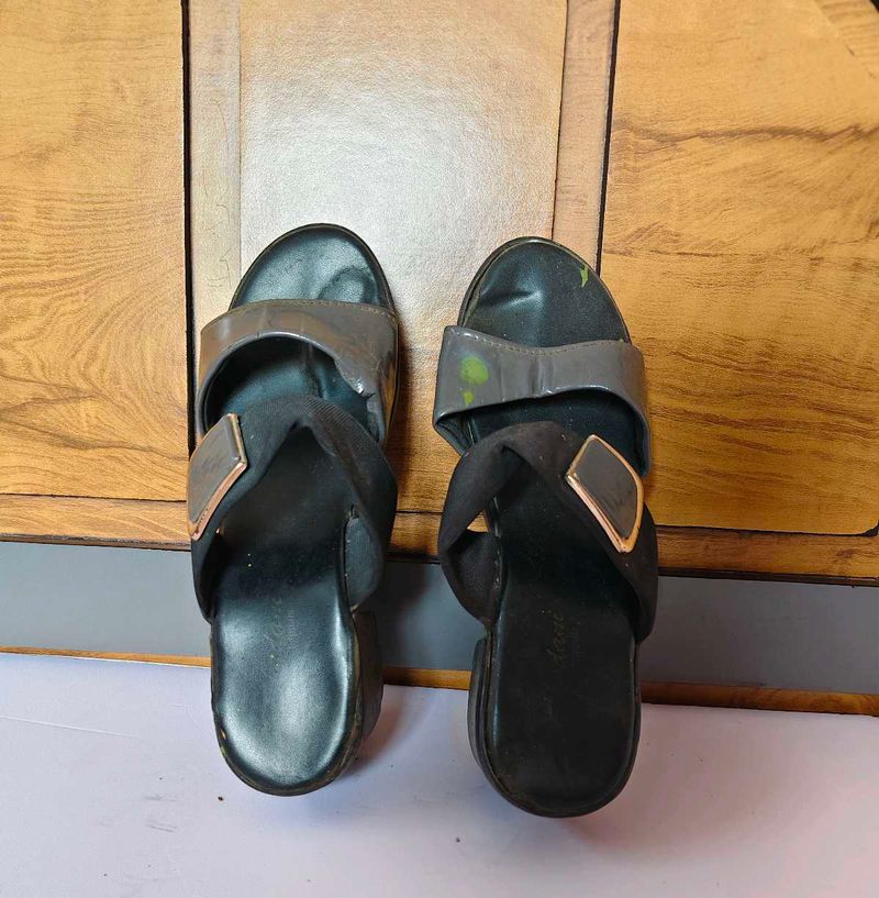 Stylish Black Sandals