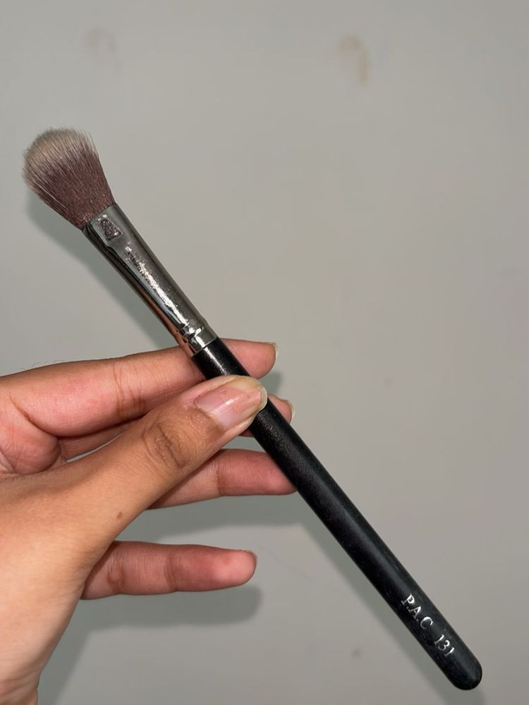 PAC 131 Makeup Brush
