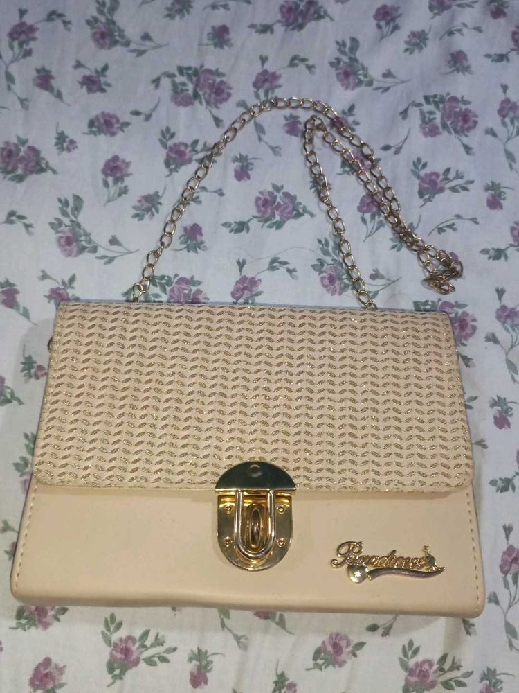 Chic Beige Chain Shoulder Bag
