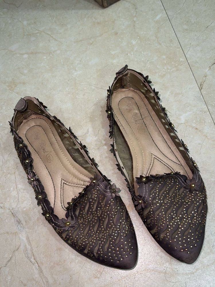 Elegant Embellished Flat Shoes