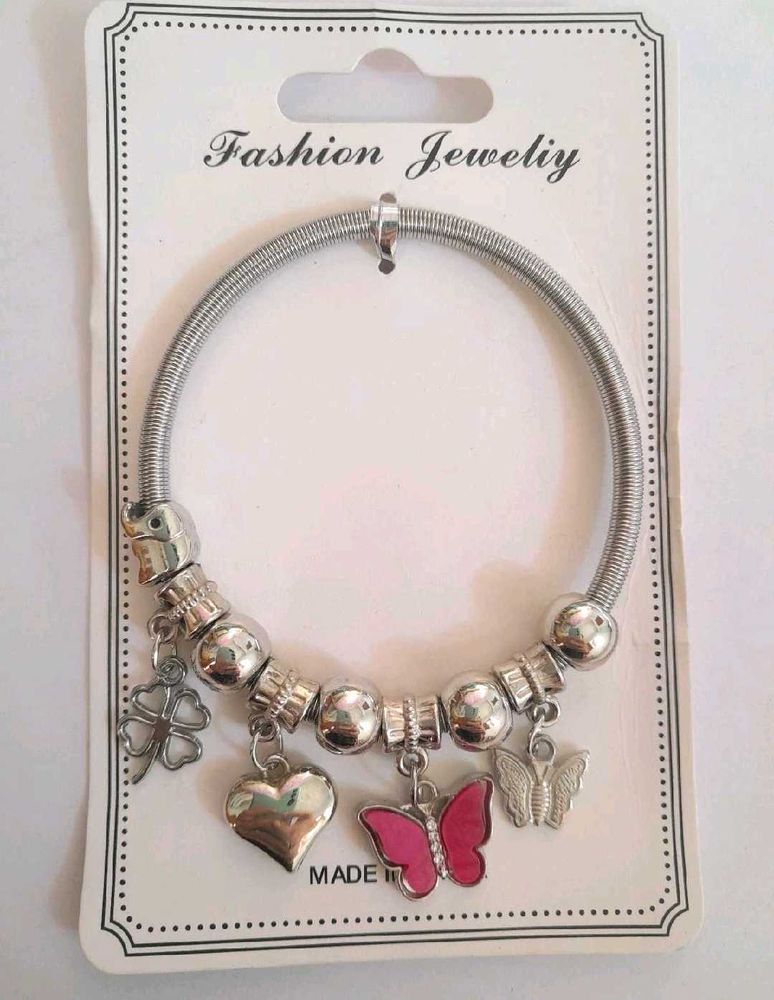 ⬇️⬇️Sparkling Charm Bracelet with Butterfly