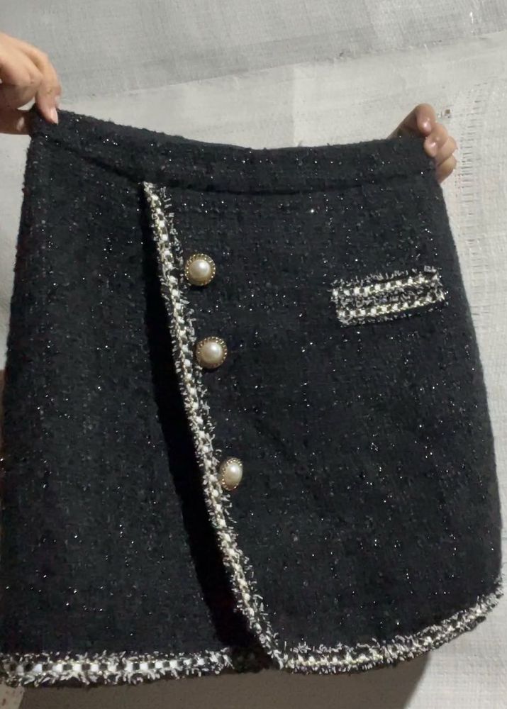Chic Black Tweed Skirt