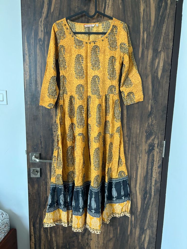 Beautiful Yellow Paisley Print Kurta
