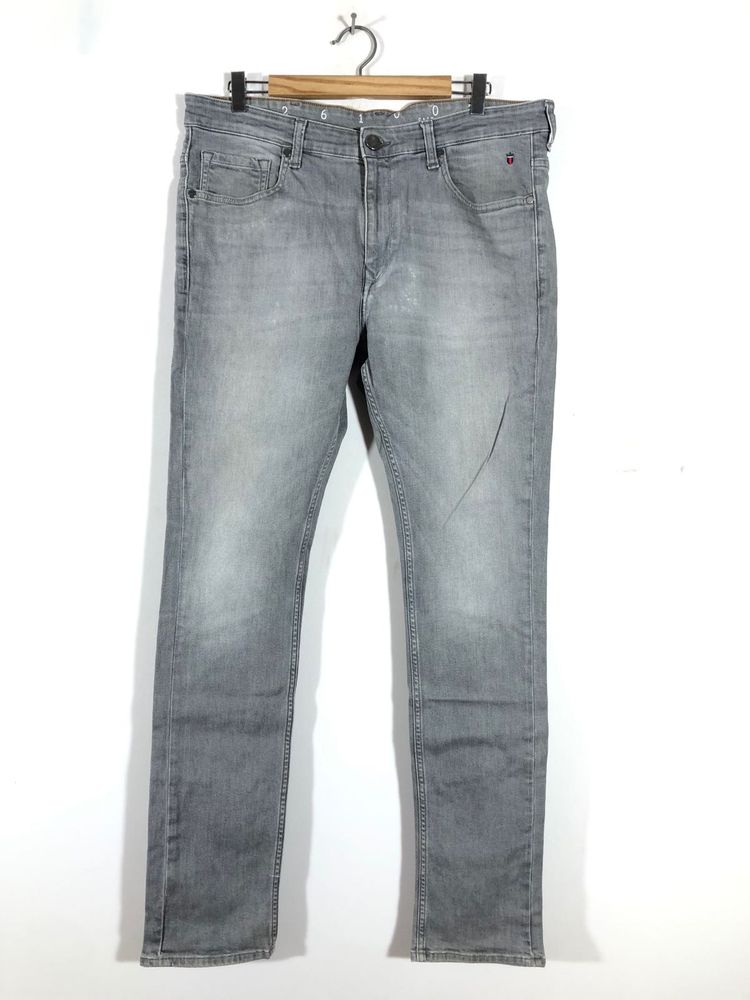 Grey Ligthly Faded Jeans(Men’s)