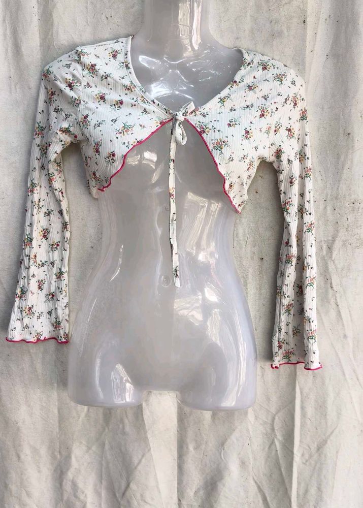 35209. Floral Print Tie-Front Cropped Top