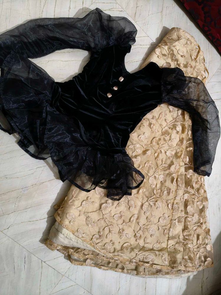 TOP OR SKIRT
