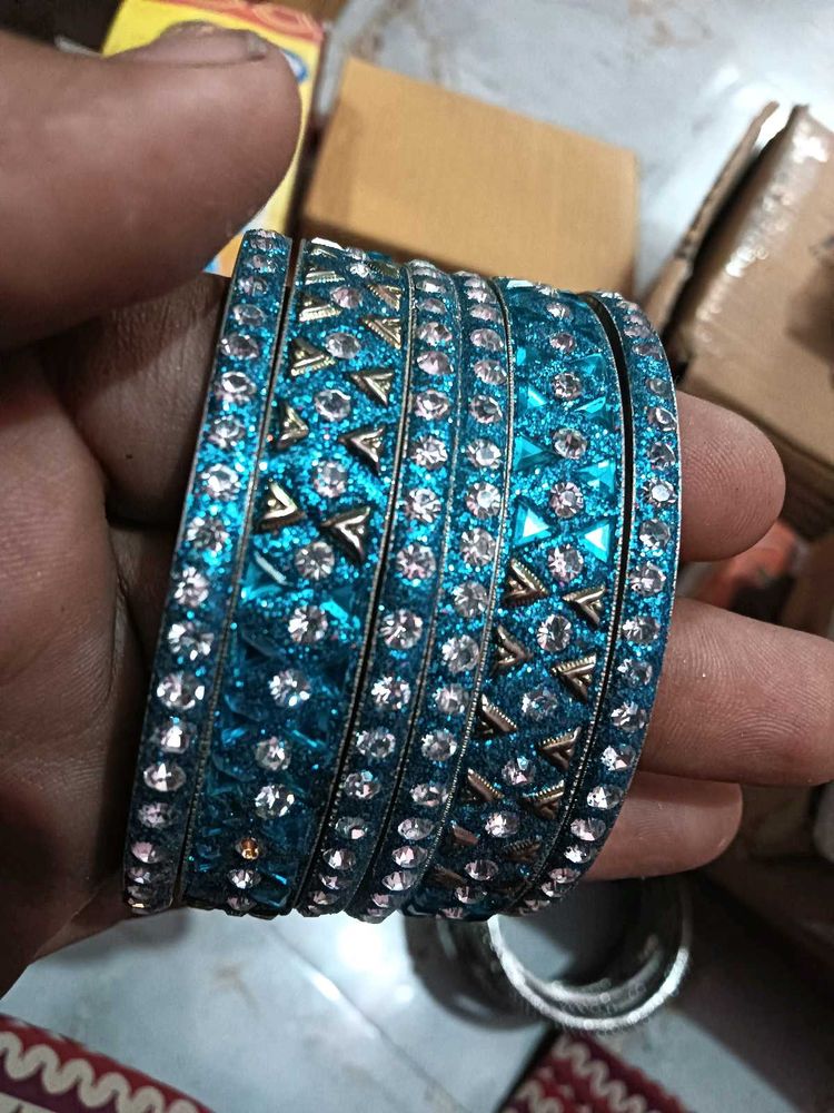 Sparkling Blue &amp; Silver Bangle Set