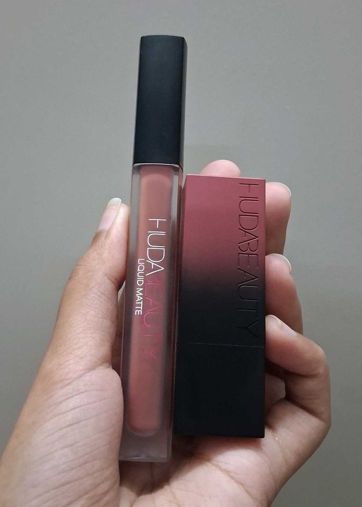 Huda Beauty Liquid Matte Lipstick