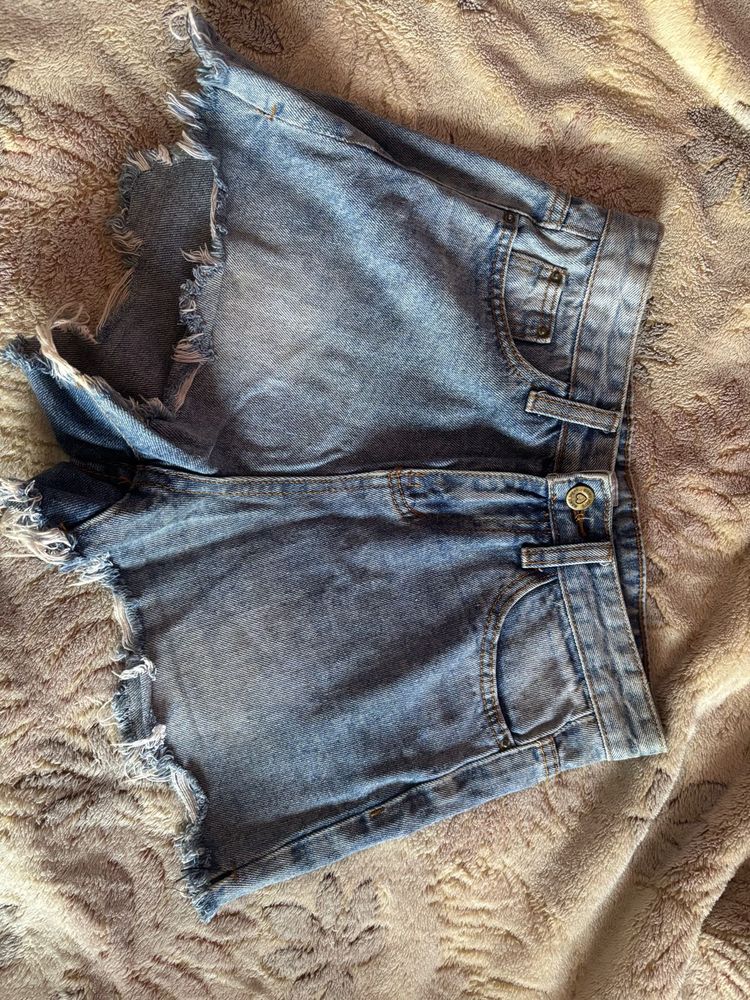 Stylish Ripped Denim Shorts
