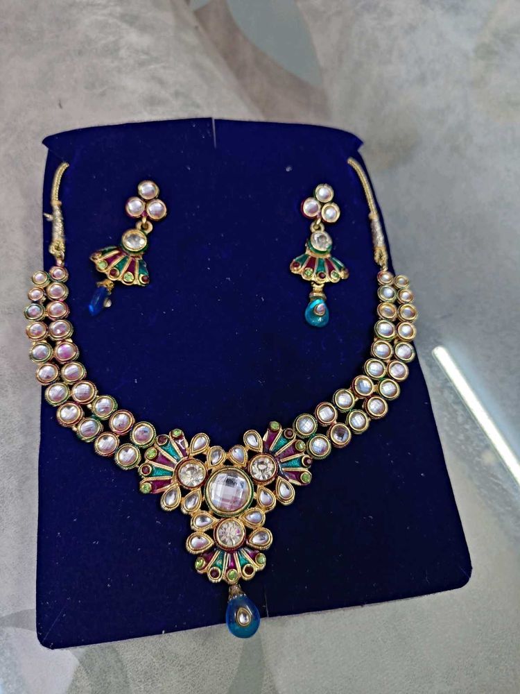 Stunning Kundan Necklace &amp; Earring Set