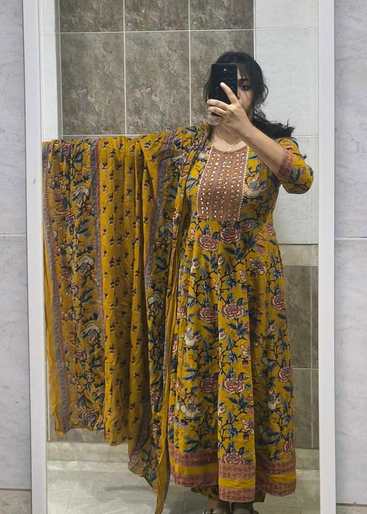 3 pc  Anarkali Kurta ,pant dupatta mirror work blo