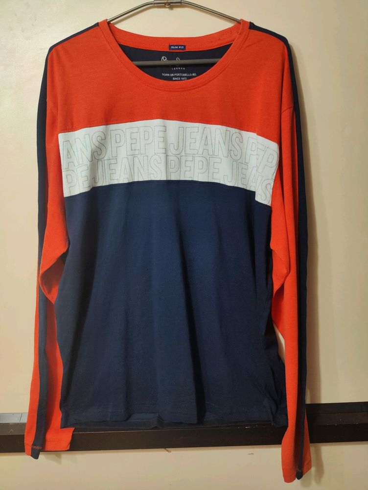 Men's Casual Tshirt.Like New. Good Condition.