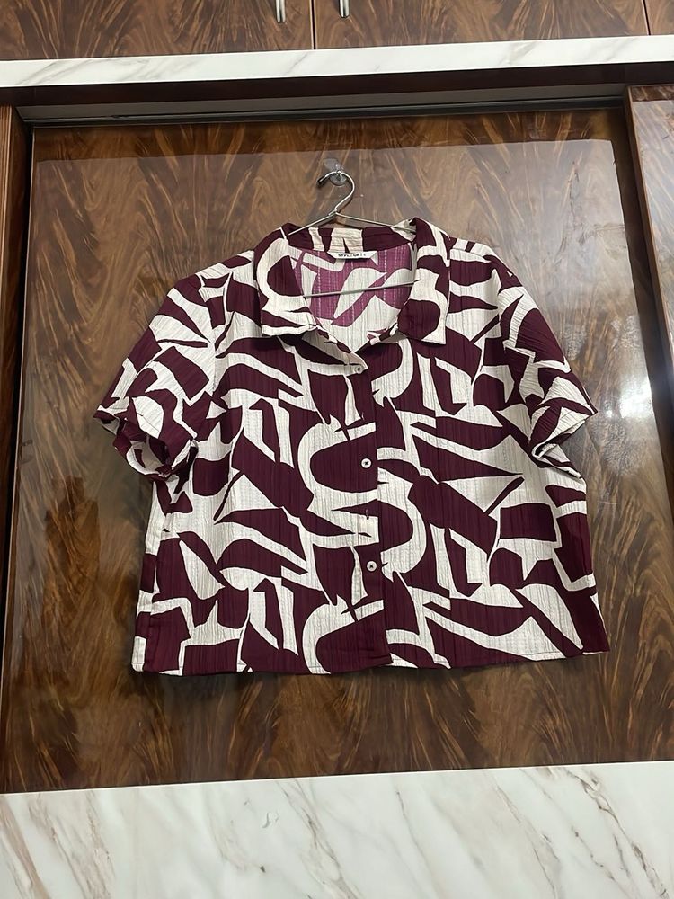 Patterned Short Sleeve Crop Top