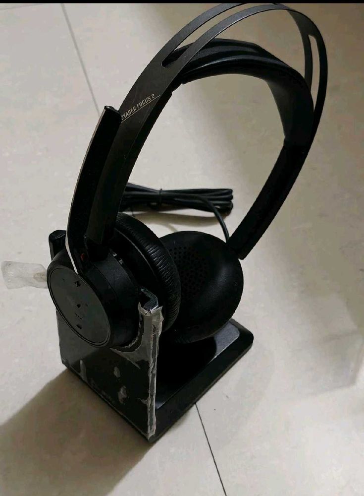 Poly vyoger focus 2 headset