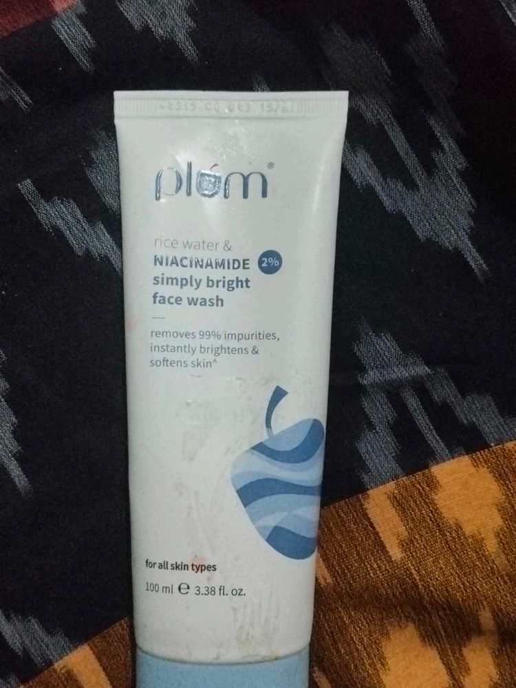 Plum Rice Water &amp; Niacinamide Face Wash