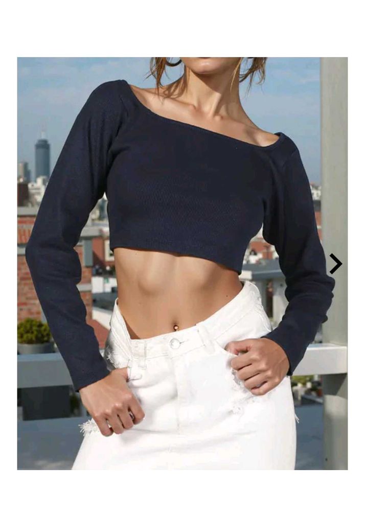 Chic Navy Blue Off-Shoulder Cropped Top
