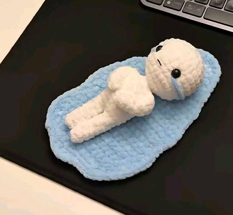Crochet Cry meme doll