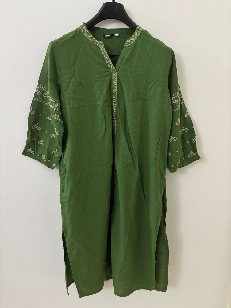 Green Embroidered Kurta