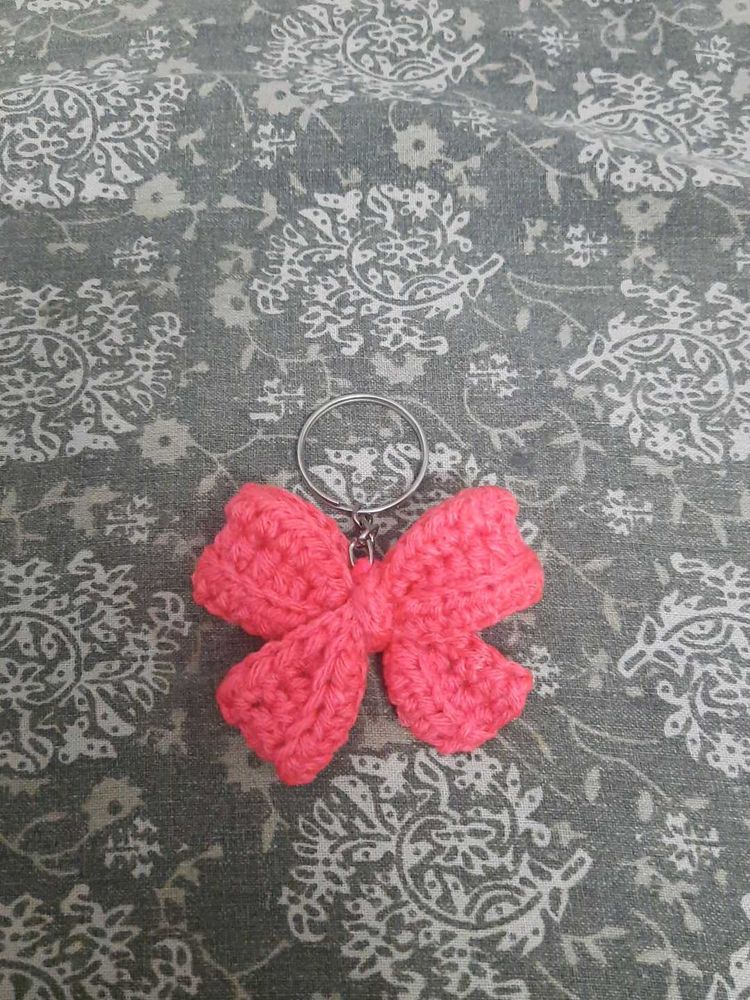 Crocheted Bow Keychain - Pink