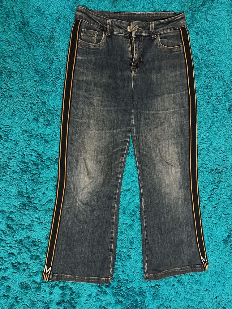 Stylish Women's Jeans with Side Stripe Detail