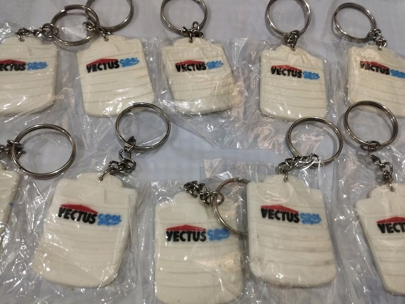💥almost New Set Of Ten Keyring