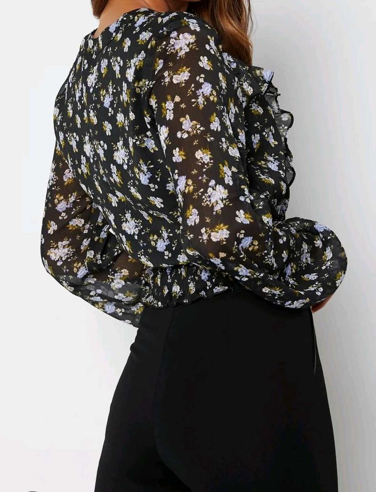 Chic Floral Print Ruffle Blouse