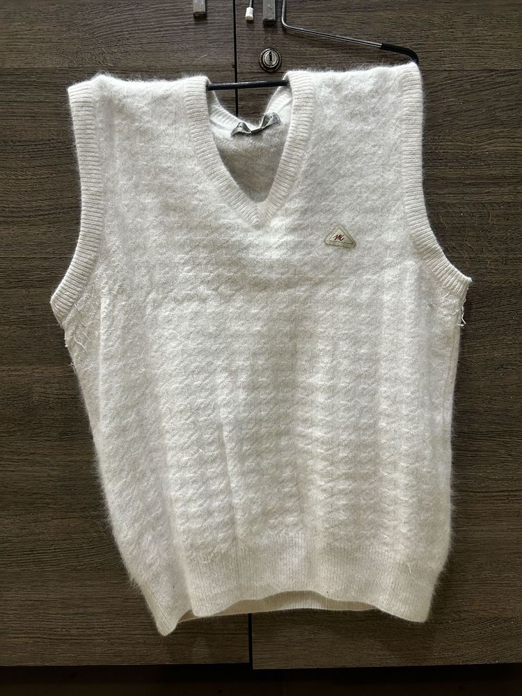 Classic V-Neck Sleeveless Knit Vest