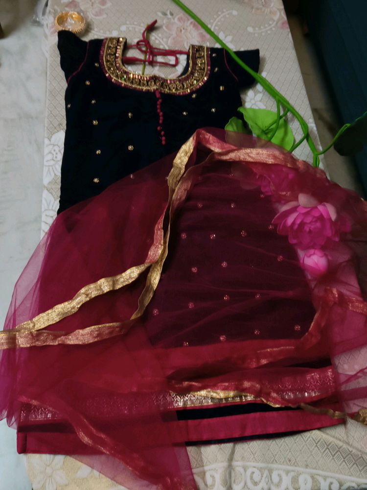 Elegant Black Velvet Salwar Kameez