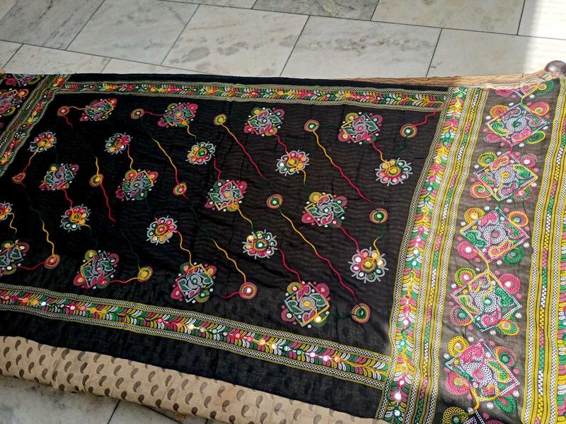 phulkari duptta