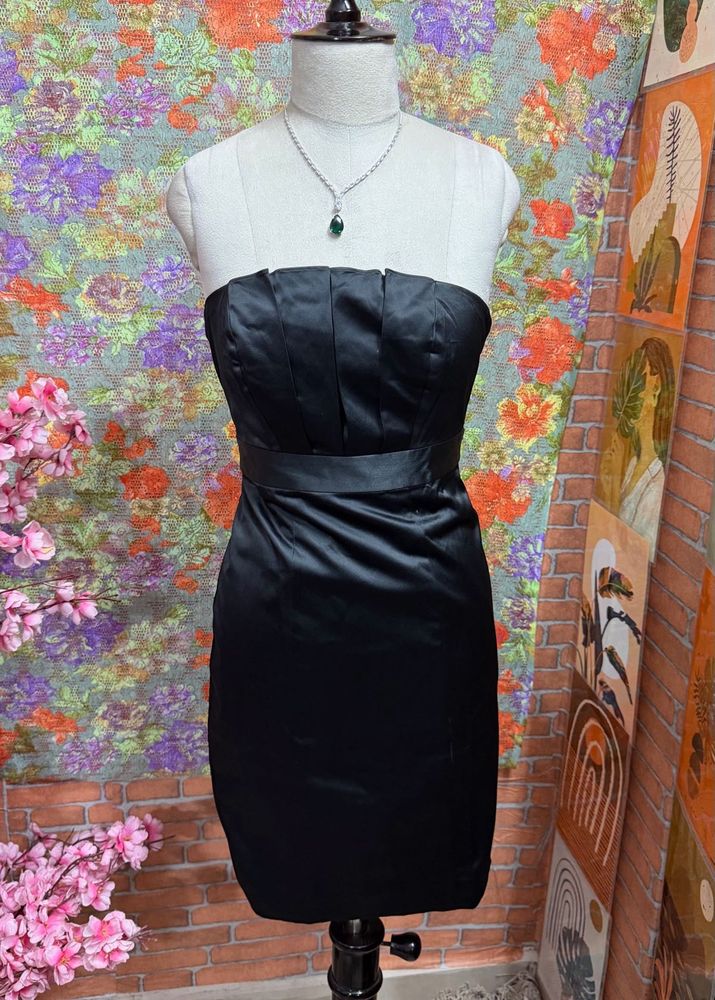 Elegant Black Strapless Cocktail Dress