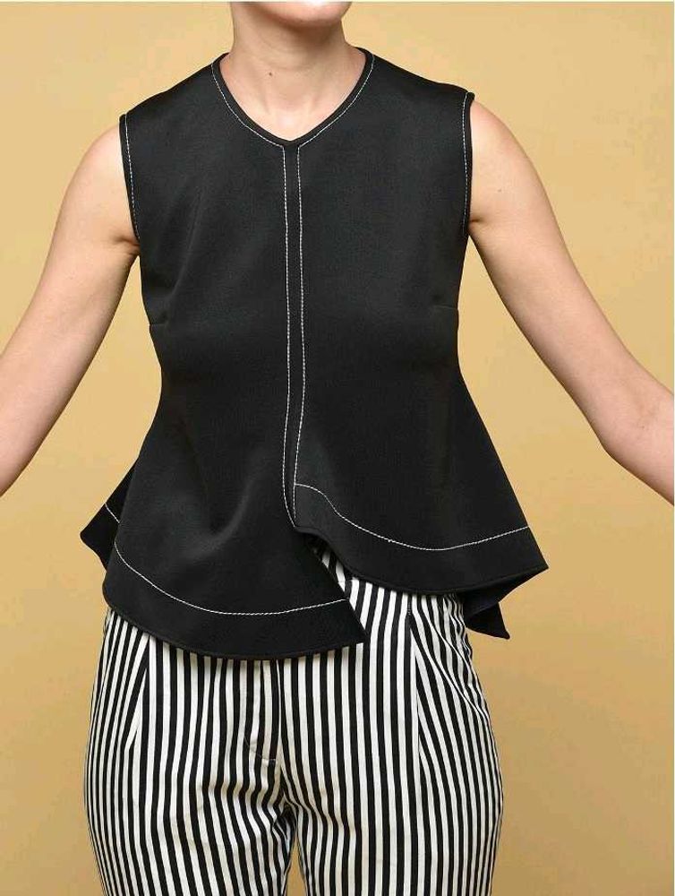 Chic Sleeveless Black Peplum Top