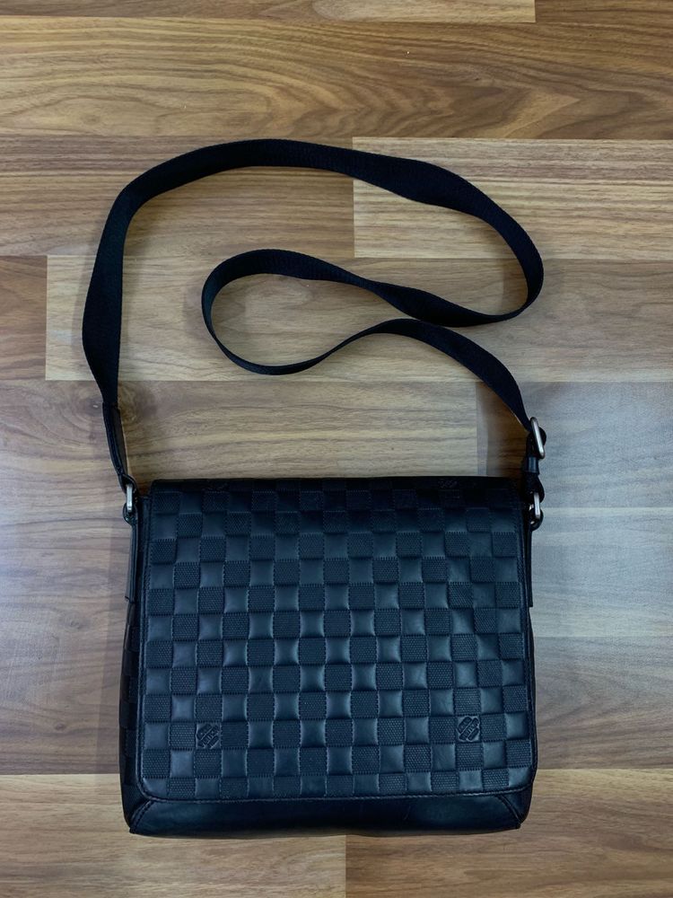 Louis Vuitton Damier Infini District Messenger Bag