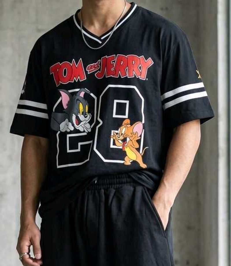 Varsity/Jersey-Style Tom &amp; Jerry Unisex T-shirt