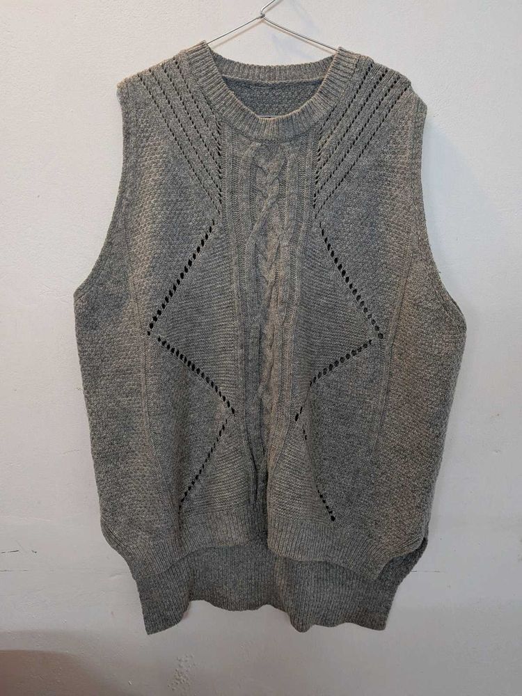 Grey Cable Knit Sleeveless Sweater Vest