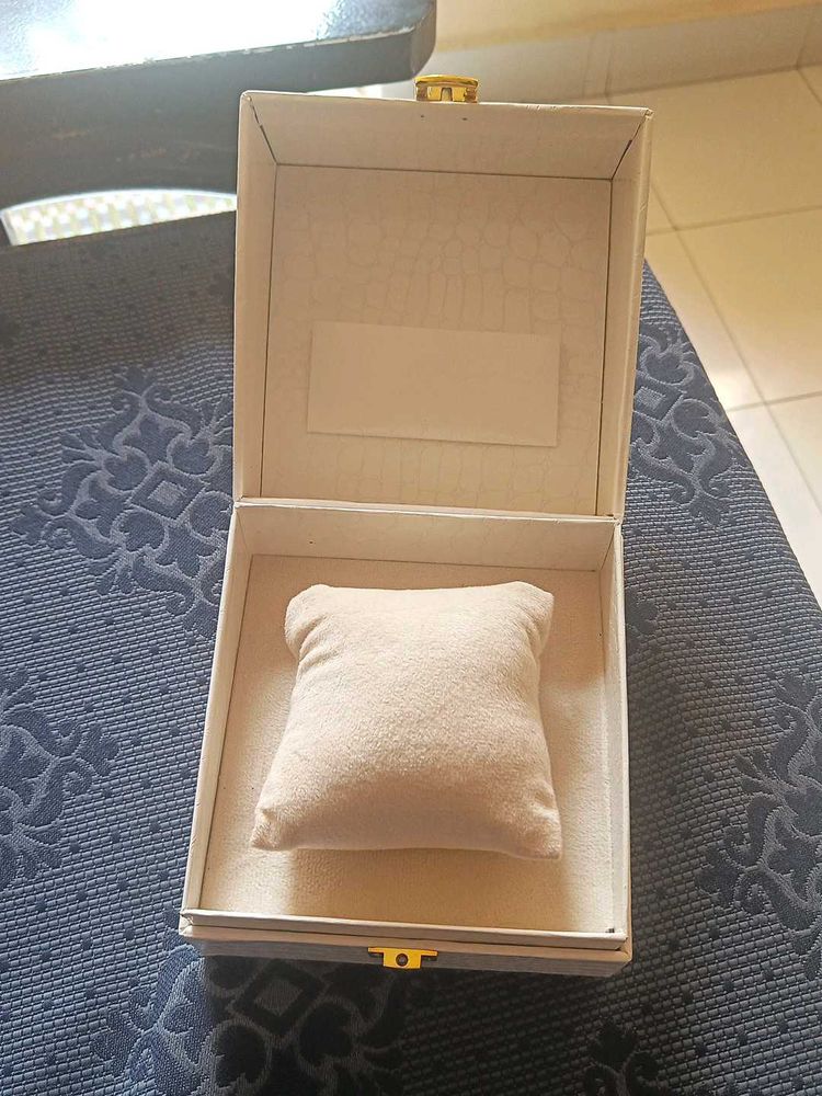 Watch Display Box - Perfect for Gifting!