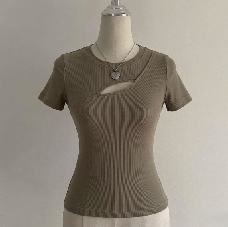 Ribbed Cut-Out Short Sleeve Top