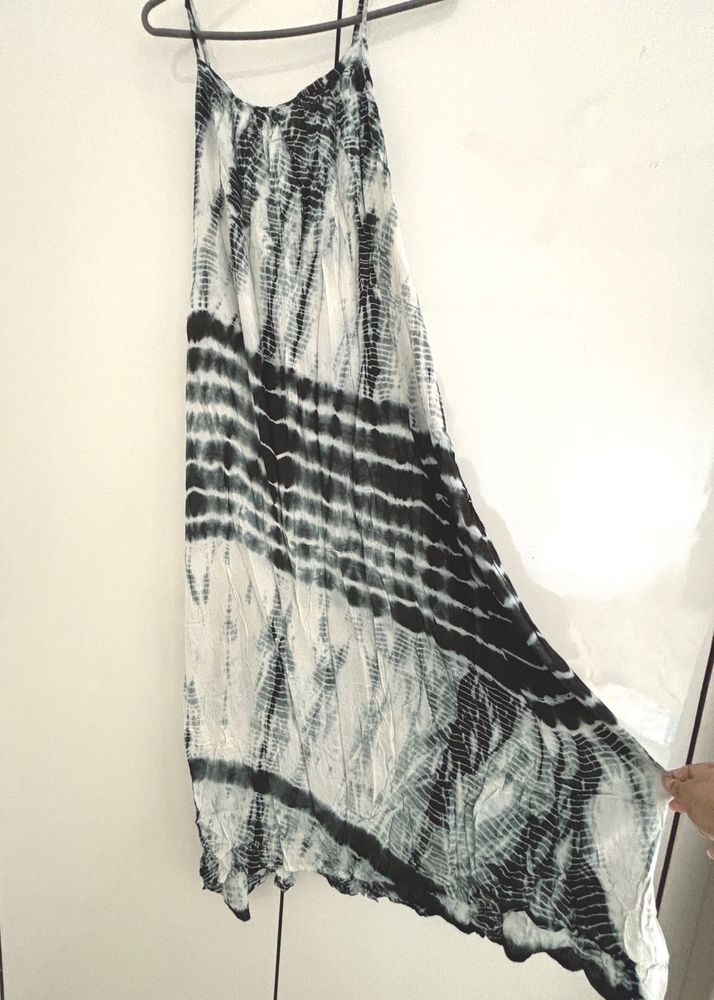 Flowy Tie-Dye Maxi Dress