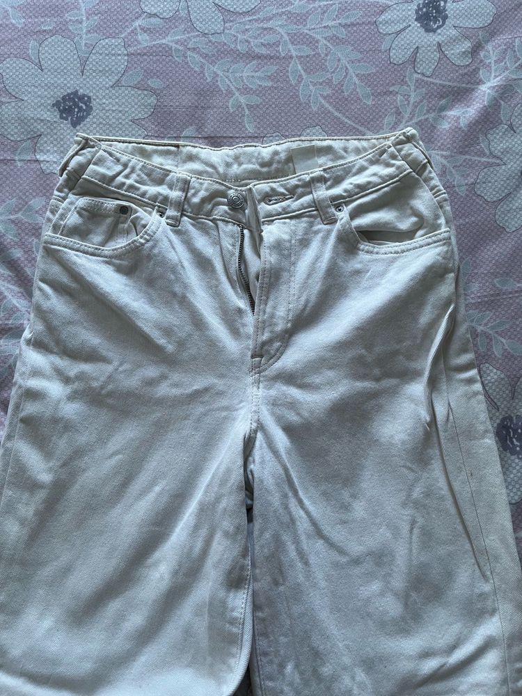 Comfortable Light Wash Wide Leg Jeans