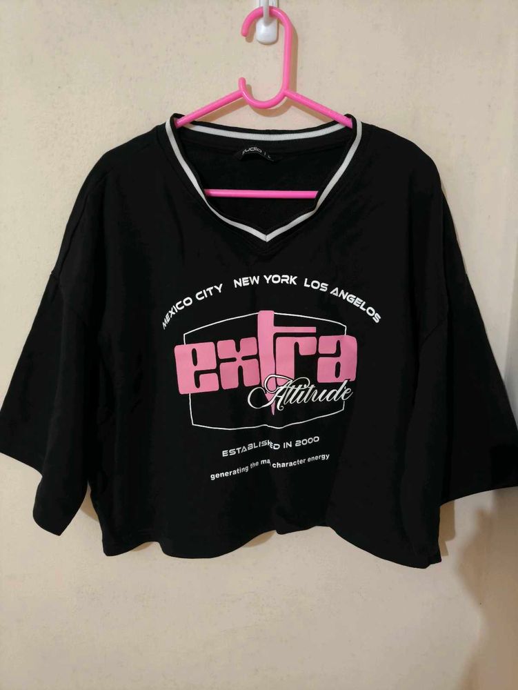 Black "Extra Attitude" Cropped T-Shirt