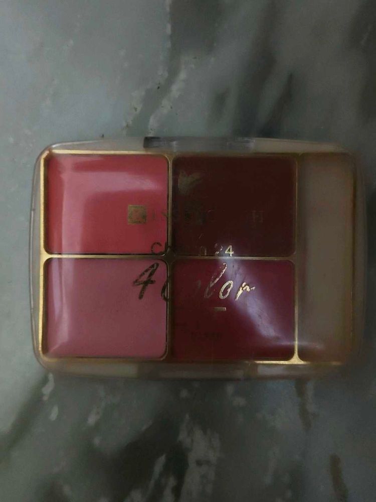 4 Shade Lipstick Palette