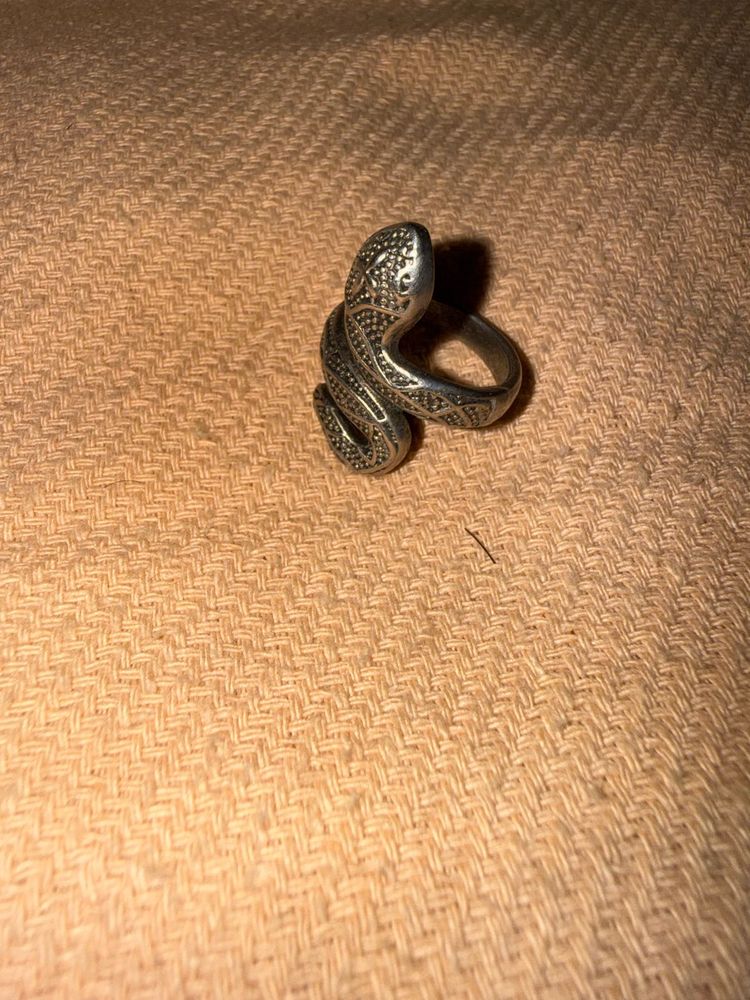 Snake Design Statement Ring