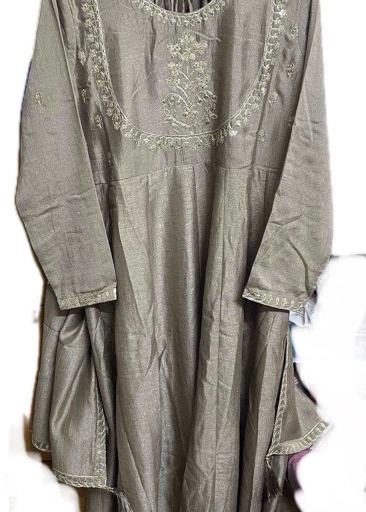 Elegant Embroidered Kurta