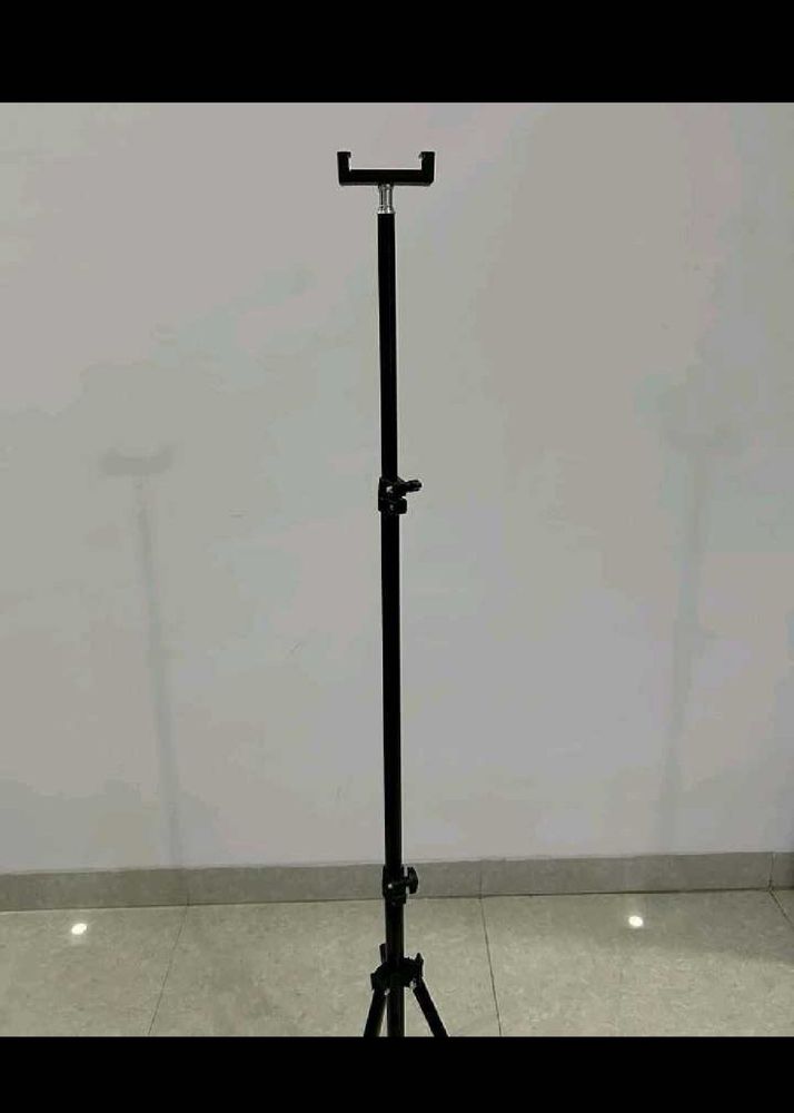 7 Ft Adjustable Tripod