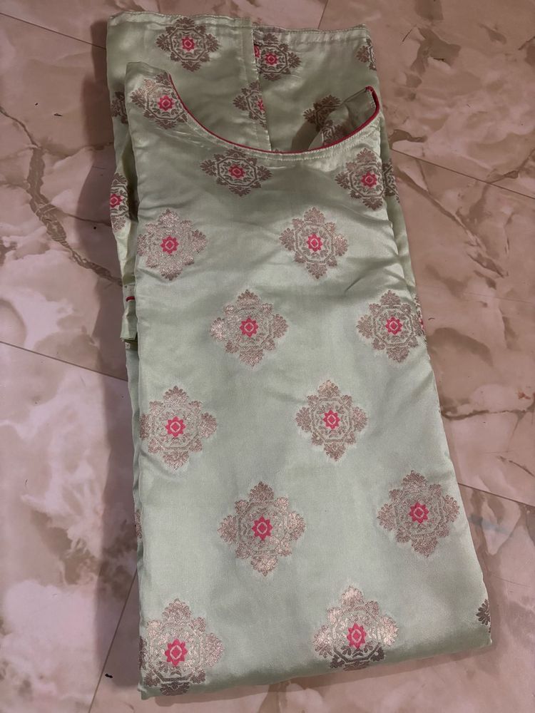 Elegant Kurta Set with Brocade Work