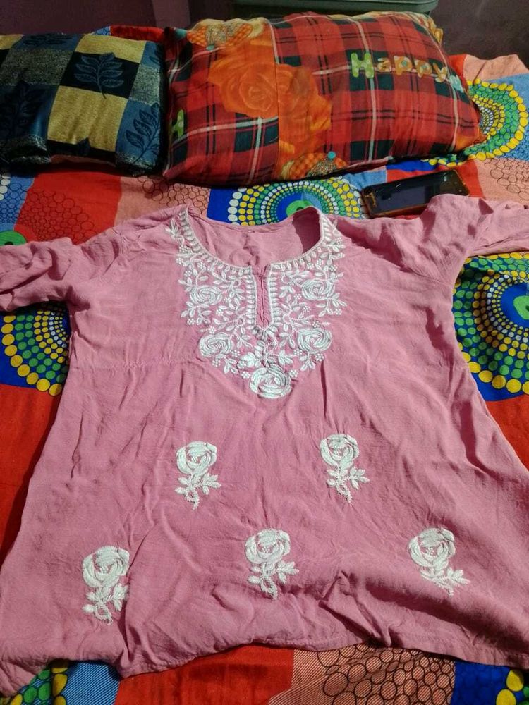 women sort kurti