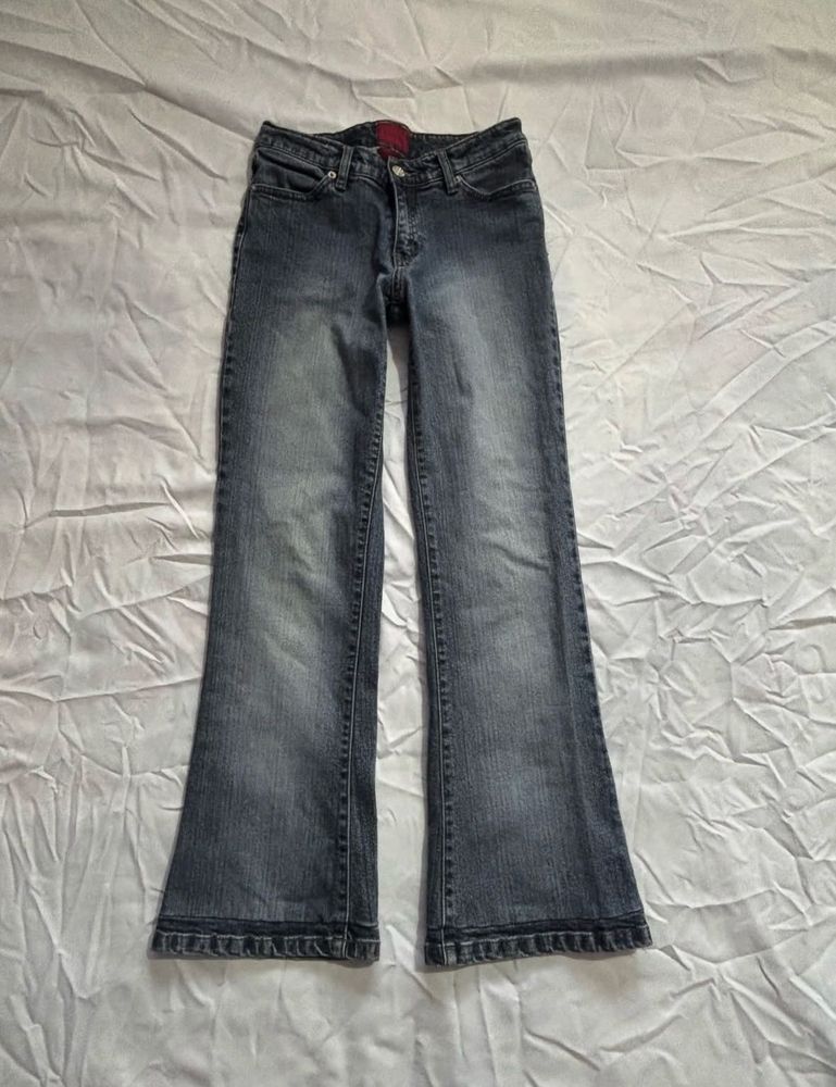 Low Waisted Flared Jeans