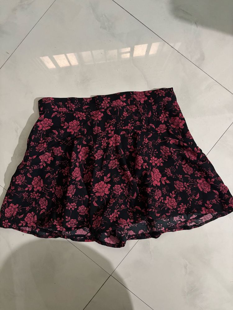 Zara Floral Print Mini Skirt