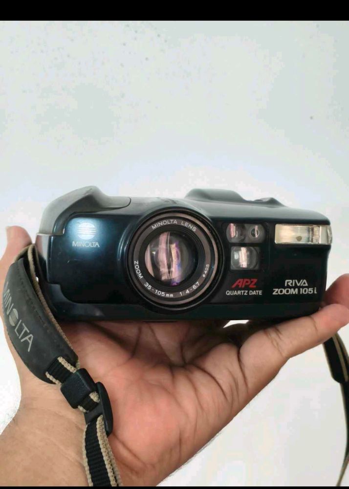 Minolta Riva Zoom 105i Quartz Date Camera