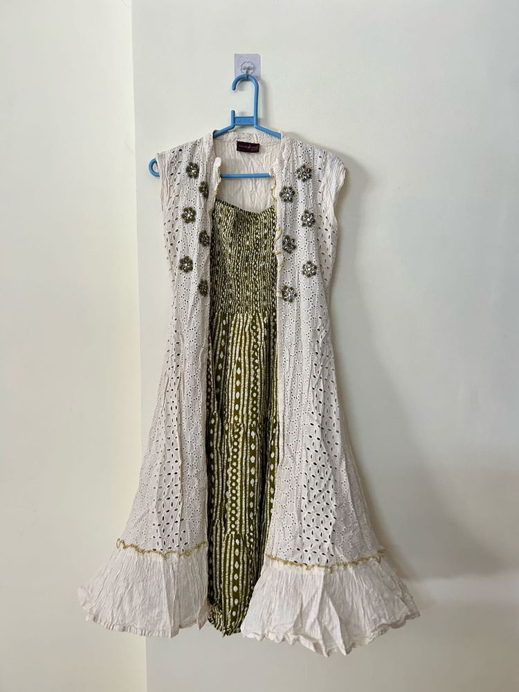 Ethnic White &amp; Olive dress with detachable jacket