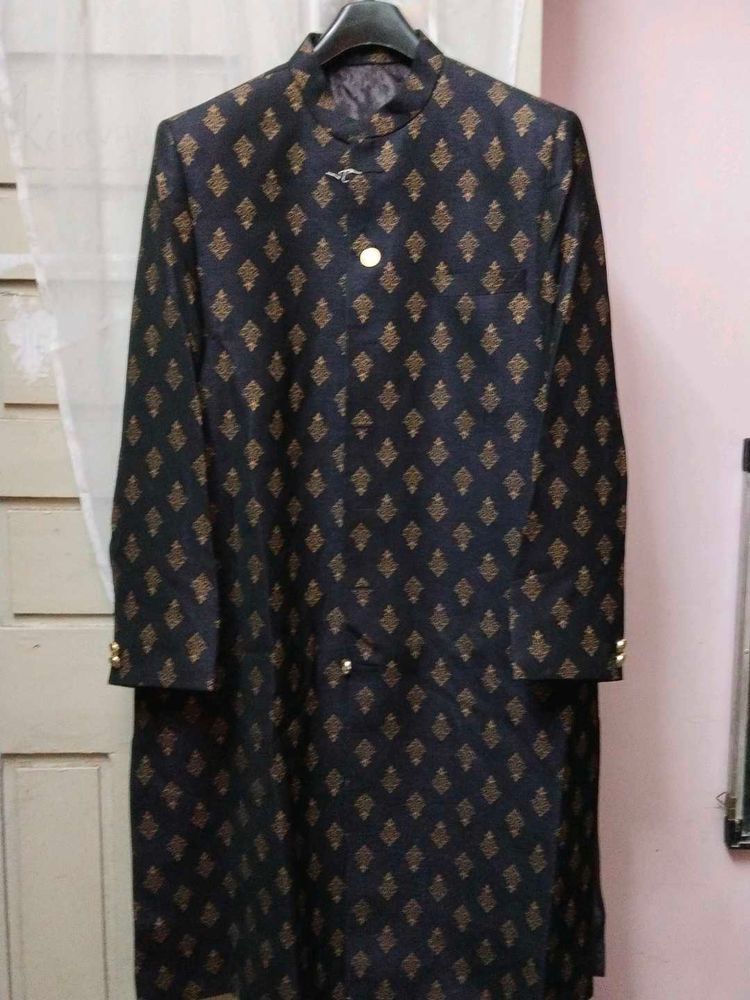 Men's Black &amp; Gold Jacquard Sherwani